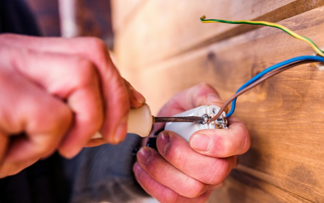 Electrical Jobs a Handyman Can Handle in Overland Park